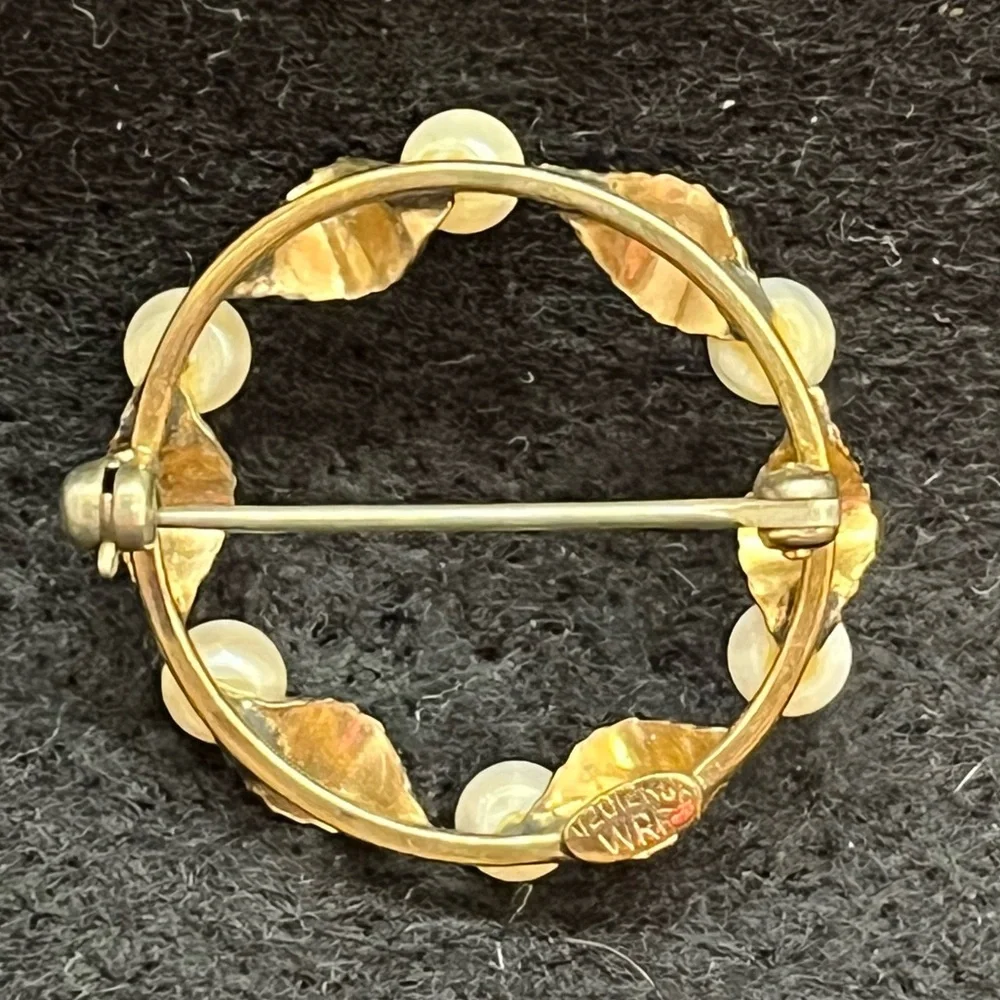 Vintage 12 KT GF Round Leaf and Pearl Brooch
